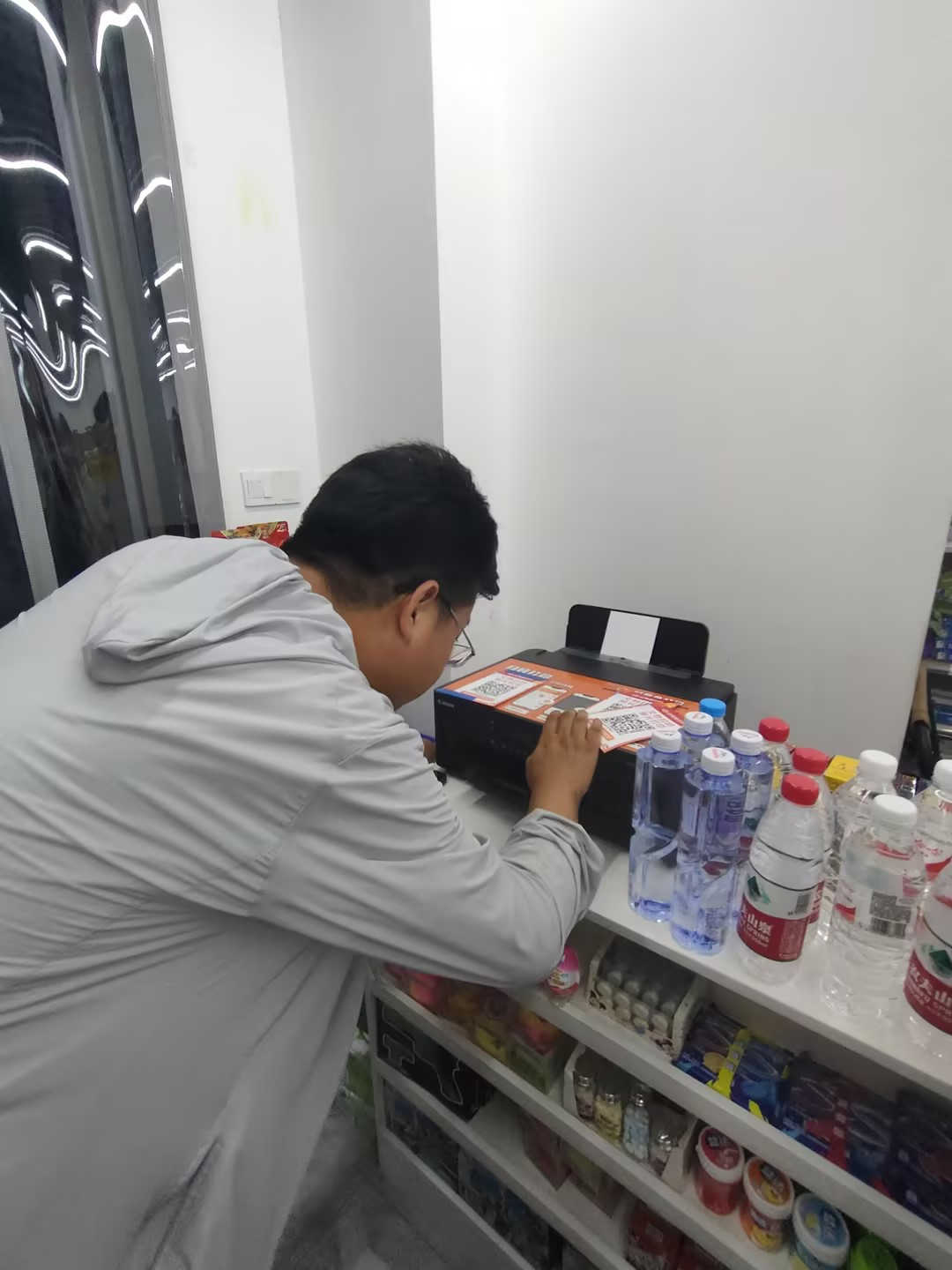 校园无人自助打印机投